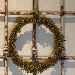 ✨RARE ✨12”LAST ONE! Pottery Barn Amber Pepperberry Glass Wreath
